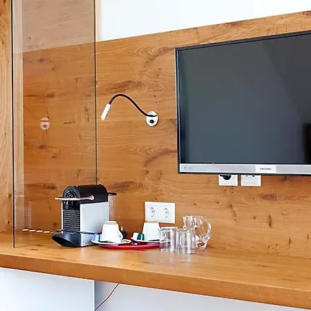 Hotel Hagnauer Seeperle 3*