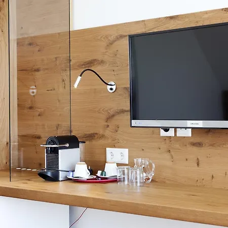 Hagnauer Seeperle ホテル 3*